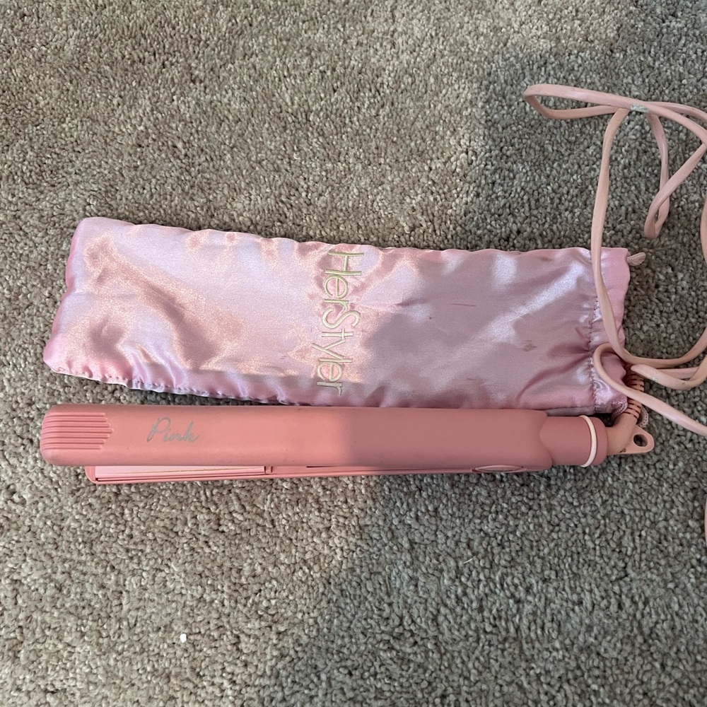 Herstyler Hair Straightener with Case
